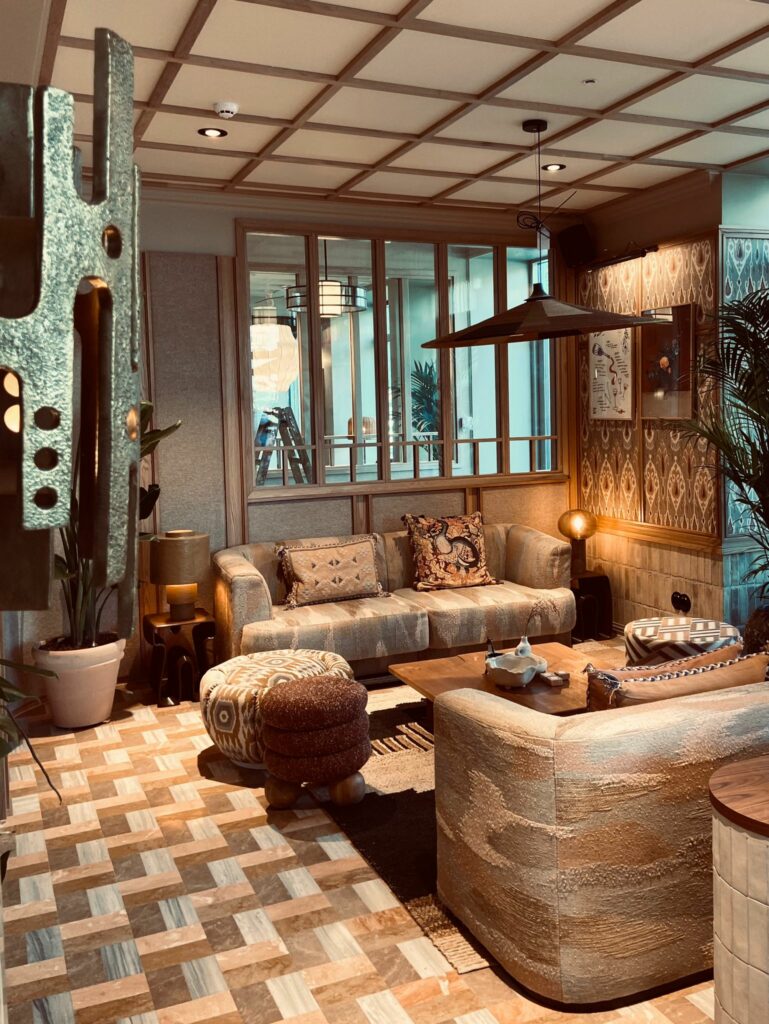 Grand Joanne Lounge Tiles